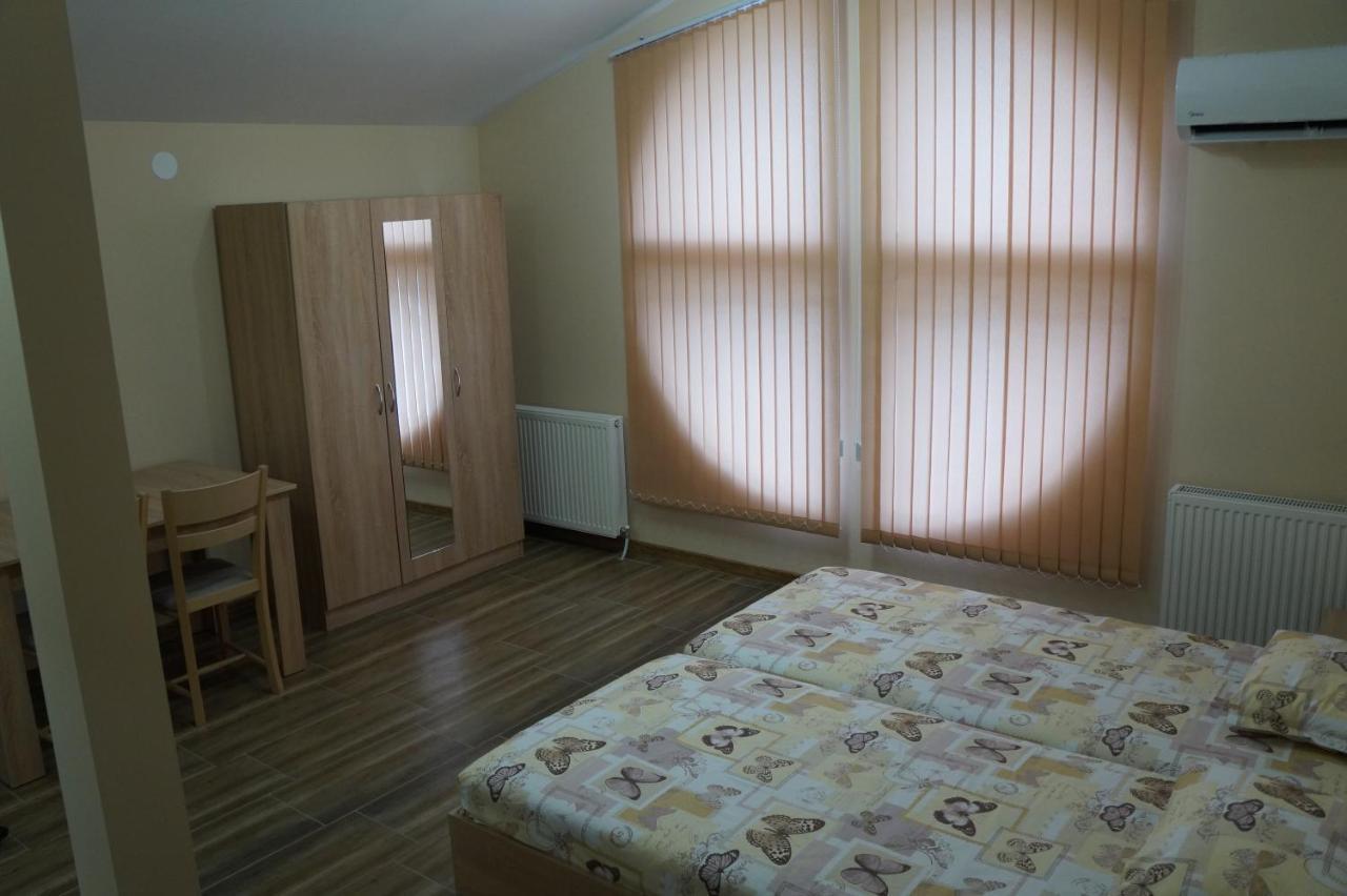 Dessi Apartamento Pleven Exterior foto