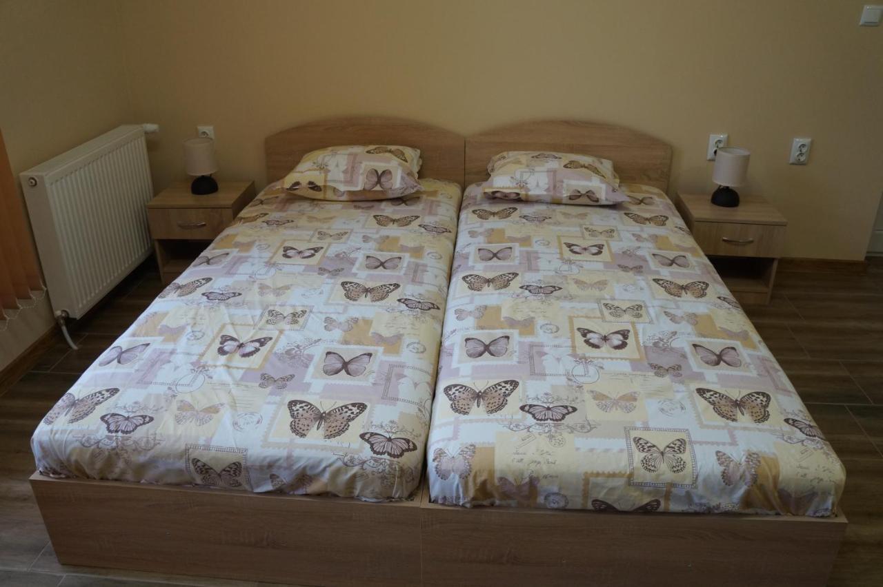 Dessi Apartamento Pleven Exterior foto